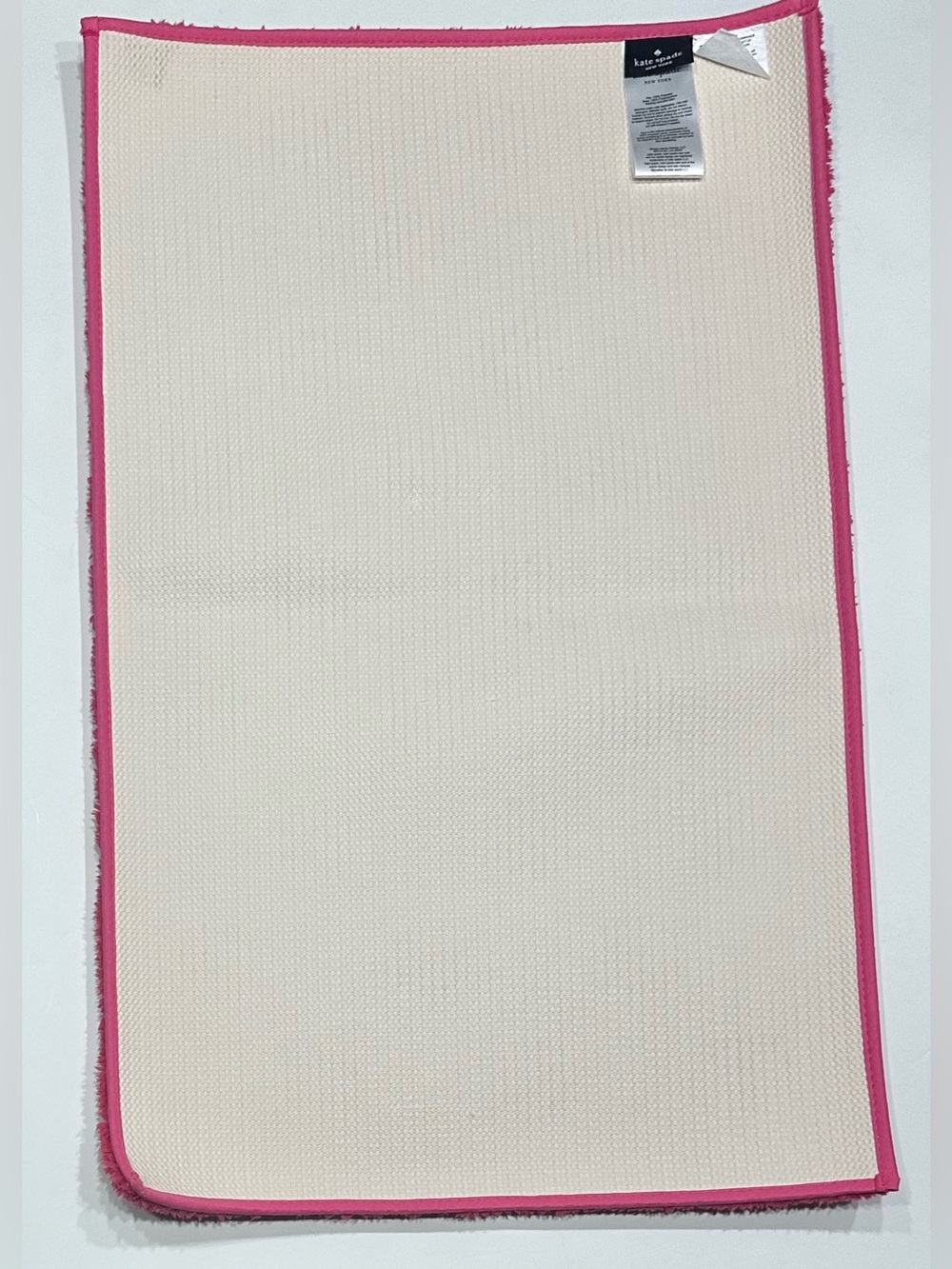 NEW, Kate Spade New York Hot Pink Plush Polka Dots Bath Rug 20x32 Bath Mat - Picture 5 of 8
